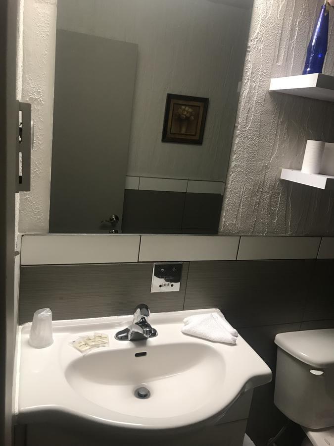 Motel La Siesta De Gascon Тербон Экстерьер фото
