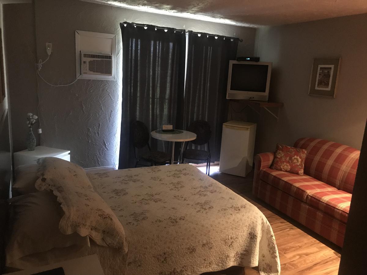 Motel La Siesta De Gascon Тербон Экстерьер фото