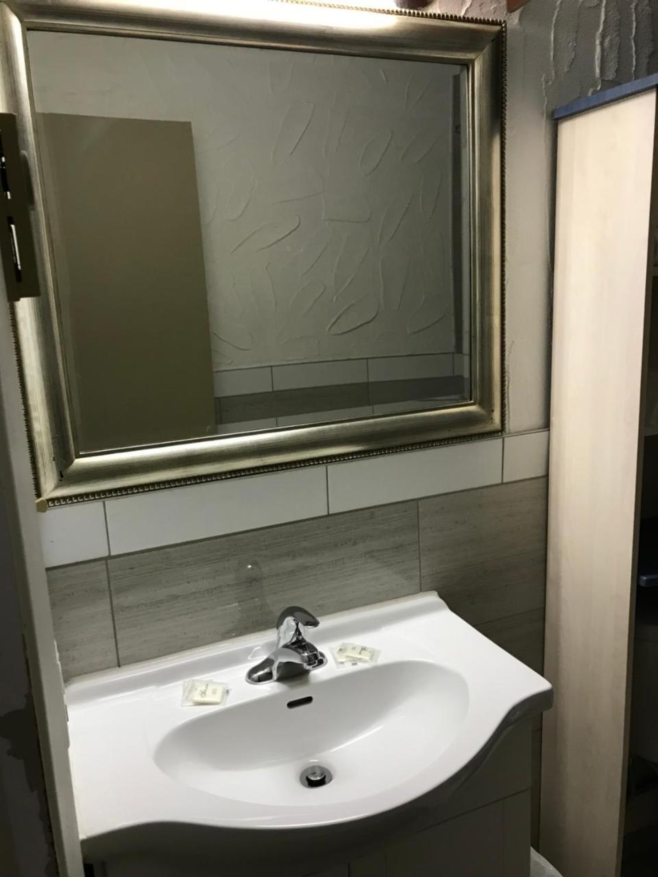 Motel La Siesta De Gascon Тербон Экстерьер фото